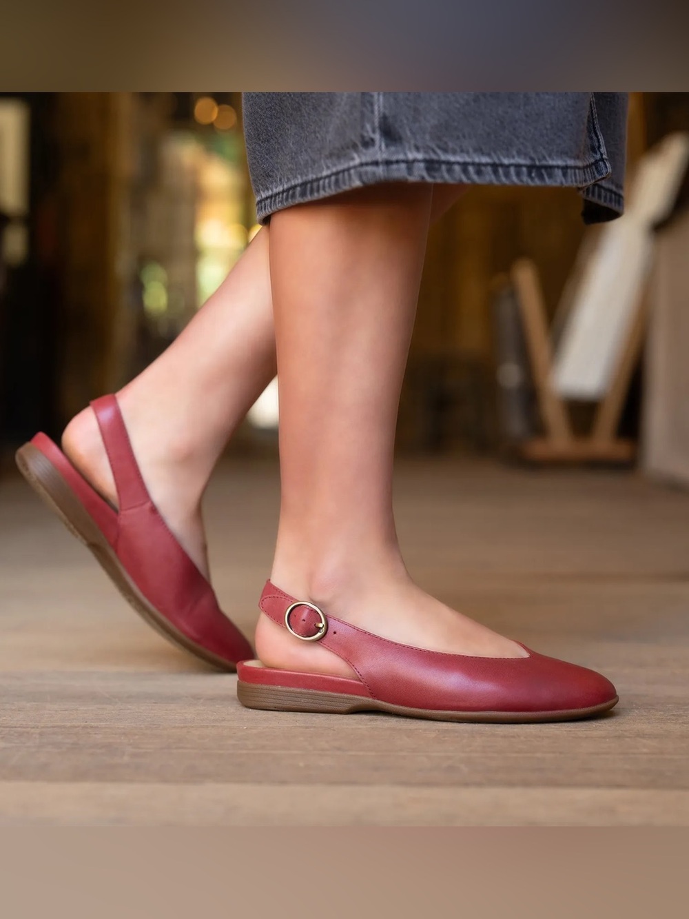 Dansko Lea Slingblack Flat in Red Burnished Nappa Women’s Size 37